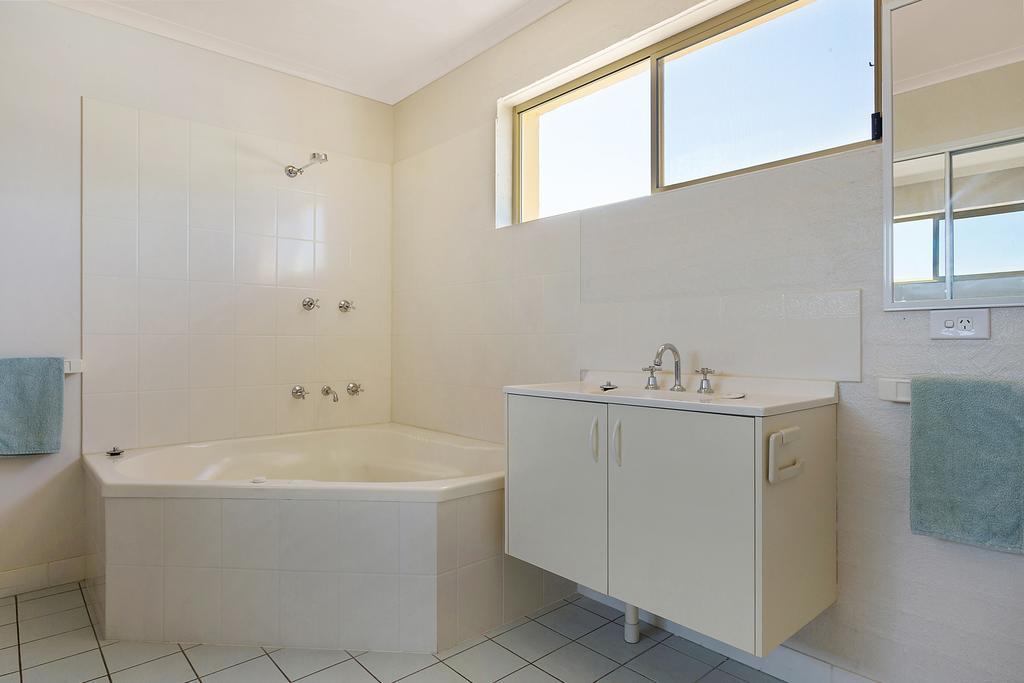 Baywatch Apartments ميريمبولا الغرفة الصورة